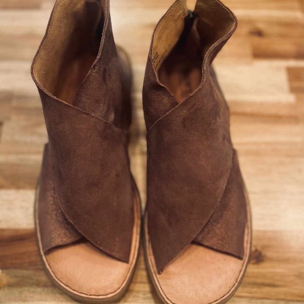 Born Iwa Sandals